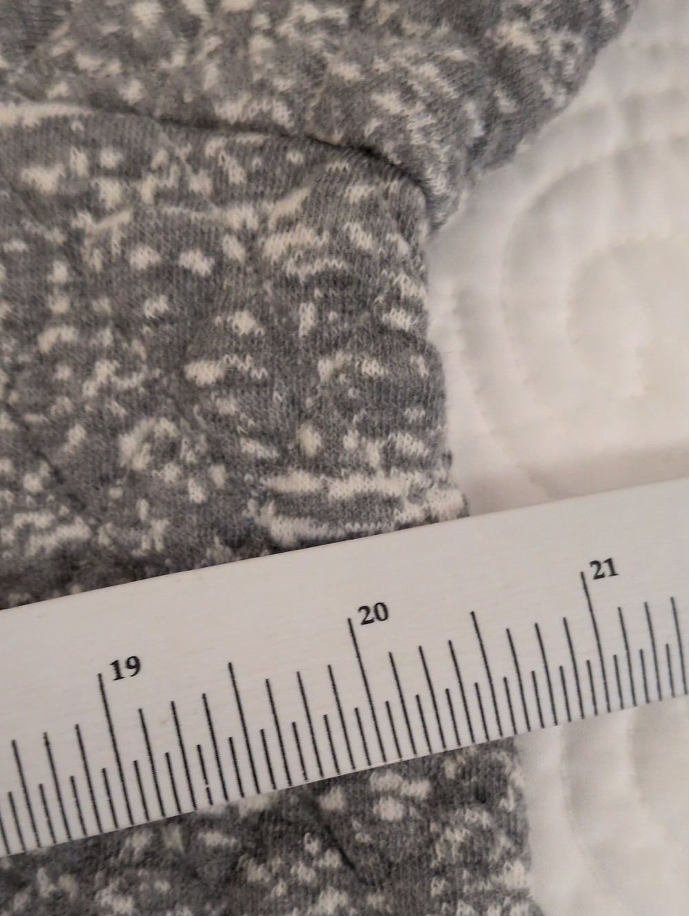 VOY Quilted Puff Sleeve Top - Picture 7 of 8